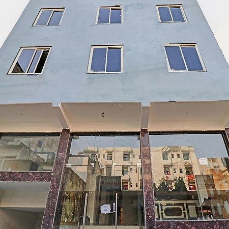 Townhouse Tark Inn นิวเดลี ภายนอก รูปภาพ