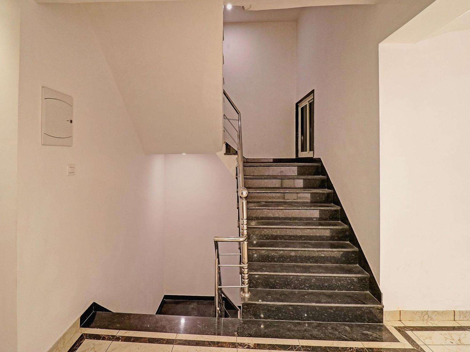 Townhouse Tark Inn นิวเดลี ภายนอก รูปภาพ