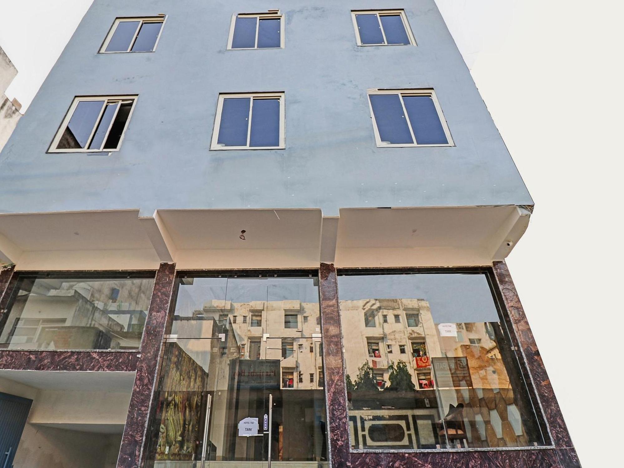 Townhouse Tark Inn นิวเดลี ภายนอก รูปภาพ
