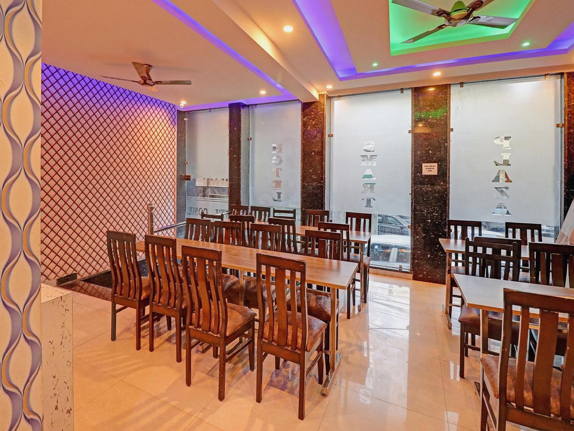 Townhouse Tark Inn นิวเดลี ภายนอก รูปภาพ