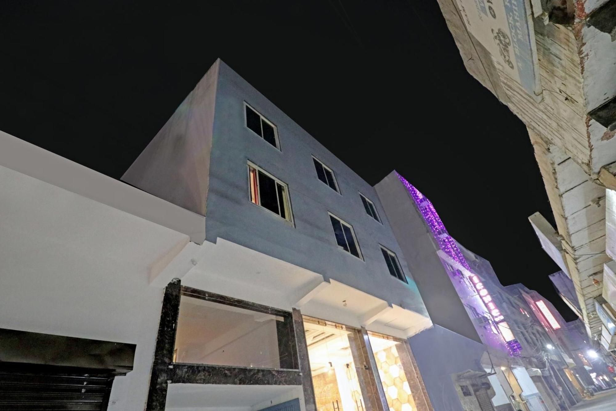 Townhouse Tark Inn นิวเดลี ภายนอก รูปภาพ