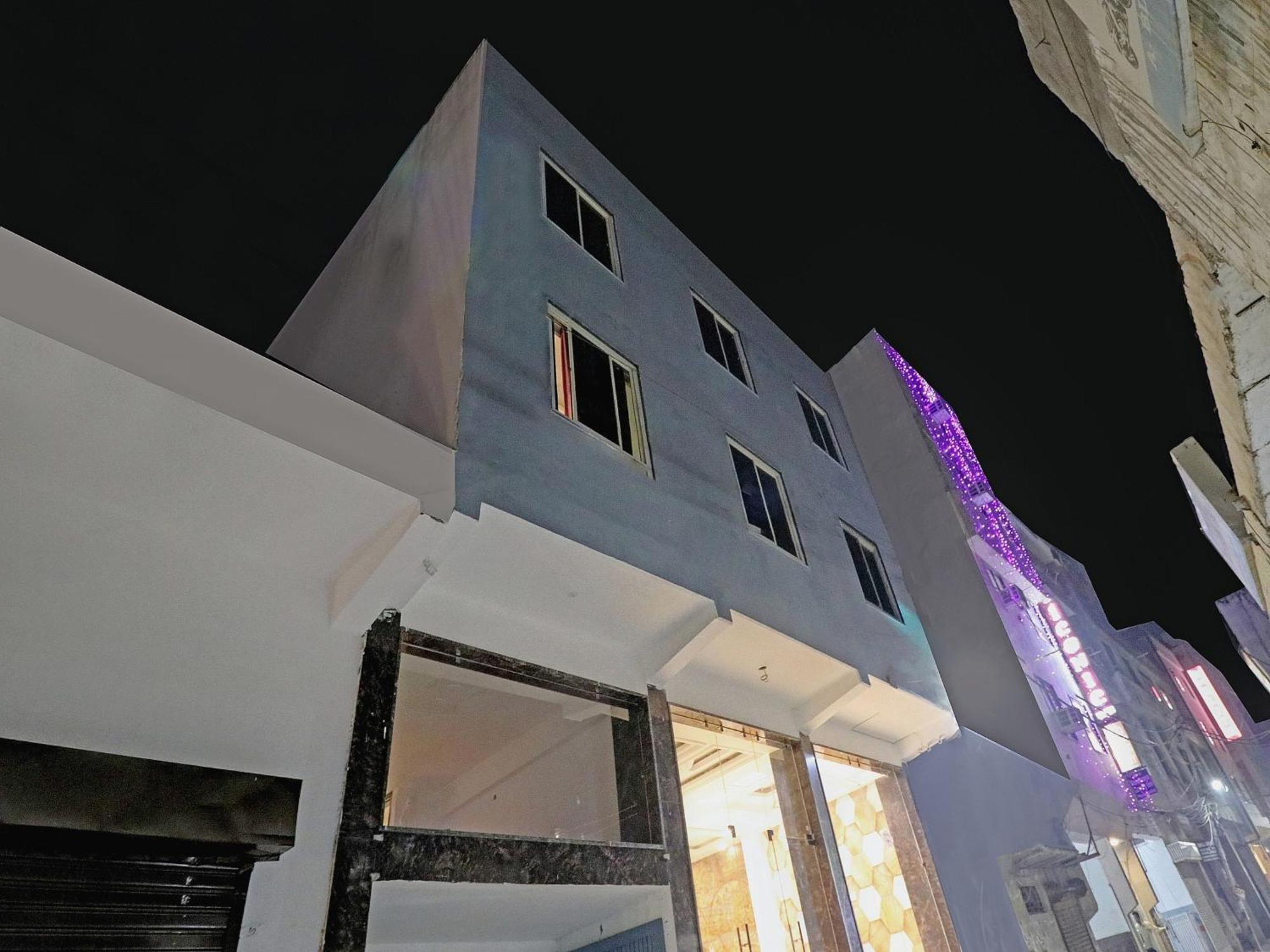 Townhouse Tark Inn นิวเดลี ภายนอก รูปภาพ